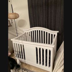 Baby Appleseed 4 in 1 Crib To Bed 