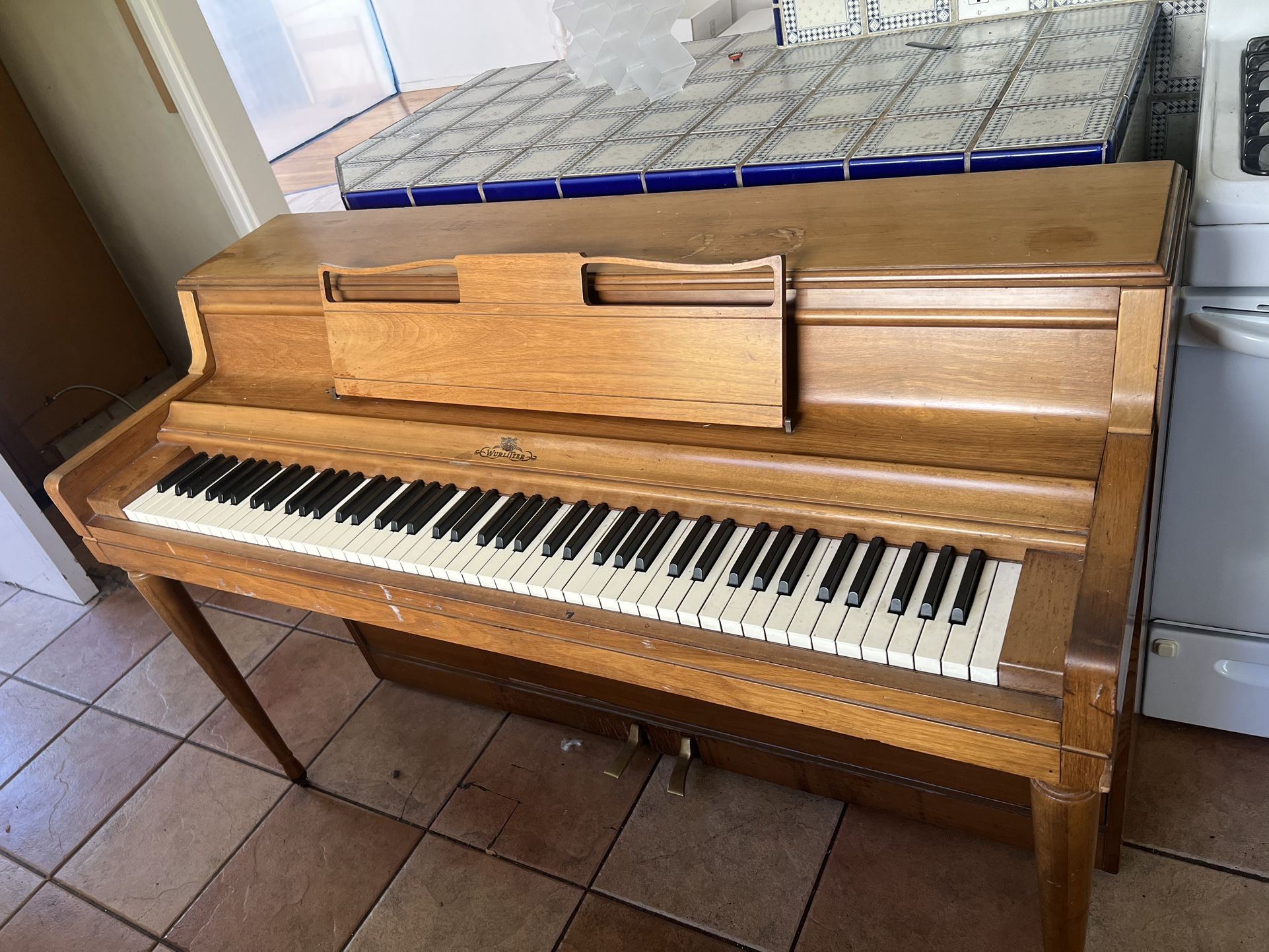 Wurlitzer Piano - Studio City