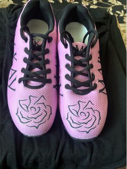 Mary Kay sneakers size 9