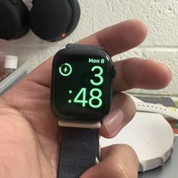2 Apple Watches
