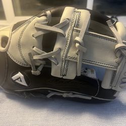 Akadema Baseball Glove 11.5”