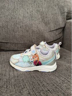 Frozen tennis shoes