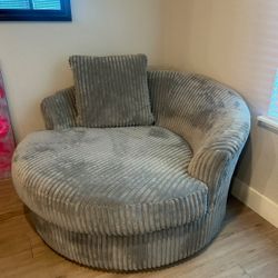 Almost New Oversized Round Chair (spins) 