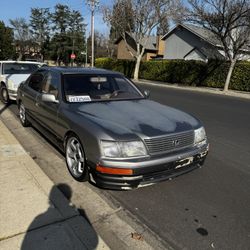 1996 Lexus LS 400