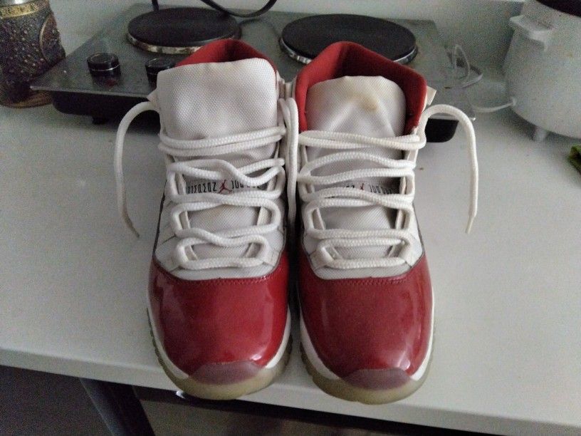 Nike Air Jordans 11 Red/White Colorway