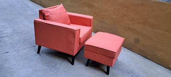 Nice Cute Arm Chair and Ottoman
