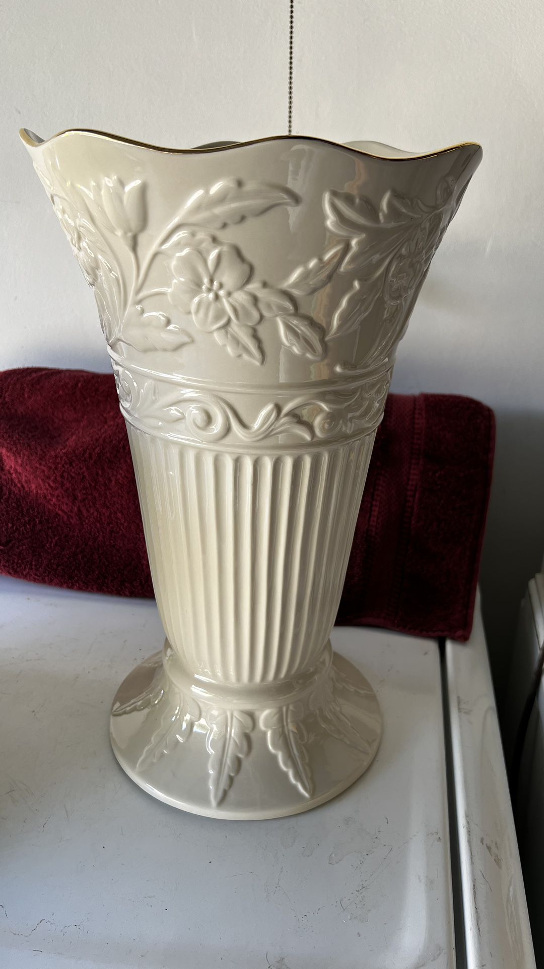 LENOX Princeton Vase Ivory w/ Gold Rim Raised Floral Design 16" x 10" Beautiful 