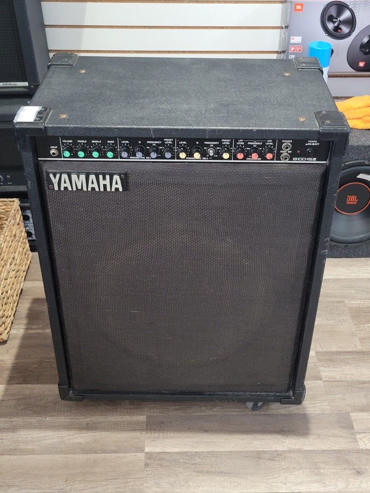 Yamaha BASS AMP B100-115