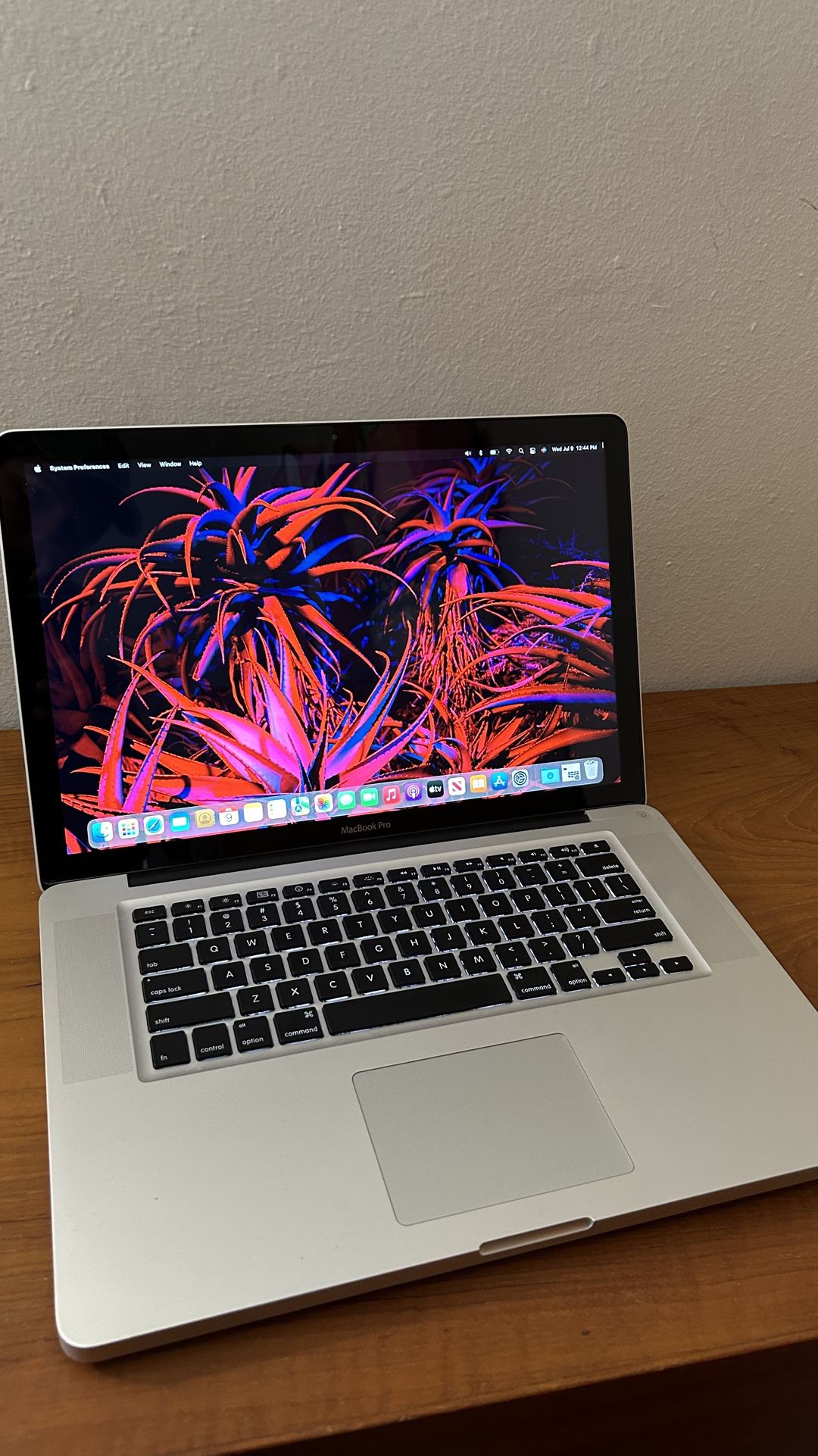 Apple MacBook Pro 15” I7/8GB/256GB SSD $175