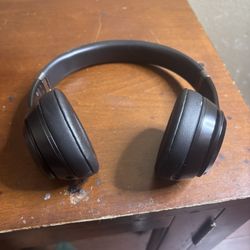 “BEATS SOLO 4”