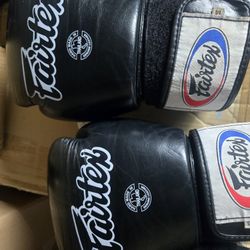 Fairtex BGV1 Muay Thai 14 oz Boxing