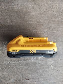 New Dewalt POWERSTACK battery 4.0Ah 20V.