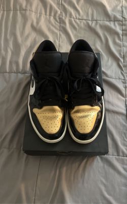 Jordan 1 low gold toe sz 11