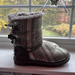 UGG Australia Bailey Gray & Silver Bow Bling Casual Boots UGG84