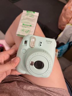 Polaroid camera- Instax mini