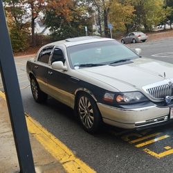 2005 Lincoln Town Car