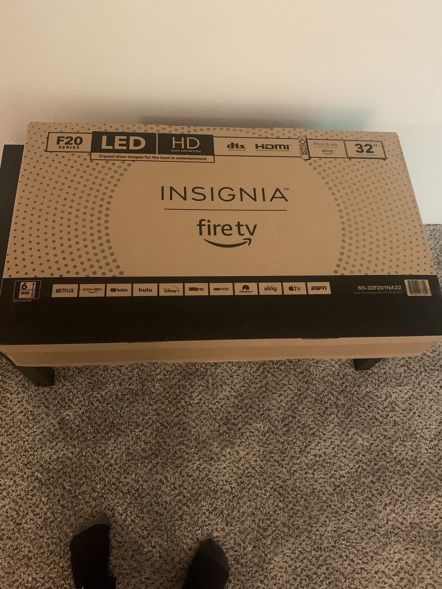 32 Inch Insignia Fire TV. No Damage Or Issues. Comes with Remote. ROKU