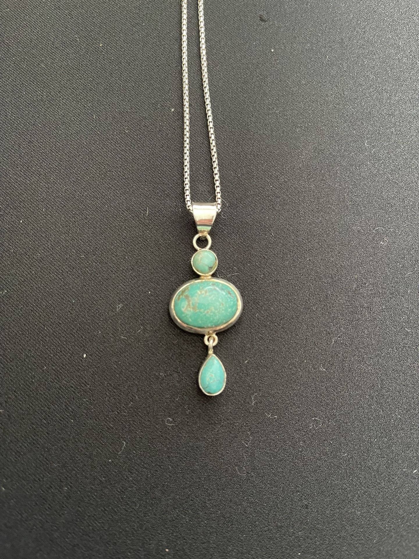Brand New Beautiful Turquoise Silver Necklace And Pendant