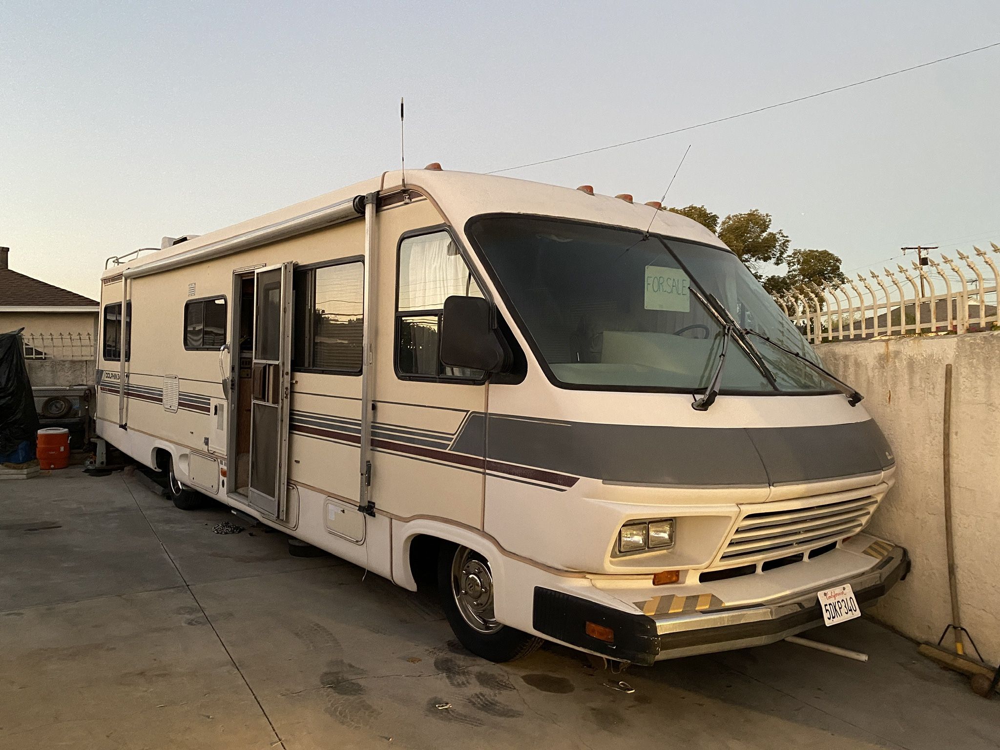 1988 Dolphin Motorhome
