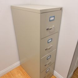 storage / filing cabinets 