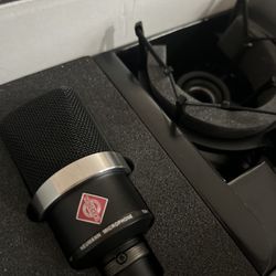 NEUMANN TLM 102 BK - PROFESSIONAL CONDENSER MICROPHONE - BLACK W/ SHOCK MOUNT