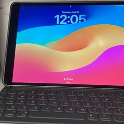 iPad Pro With Smart Keyboard and Case