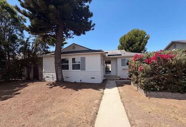 Unit C43 | 3 bd | 2ba | 1340 sqft 8015 Aldea Ave, Van Nuys, CA 91406