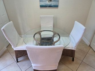 Kitchen dinette