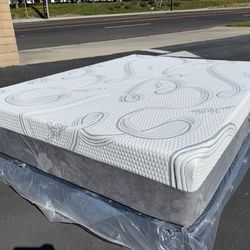 King Organic Cooling Gel Memory Foam!•••