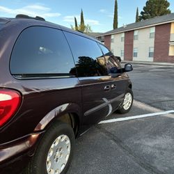 2004 Chrysler Minivan
