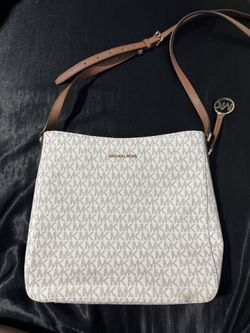 Michael Kors Vanilla Purse