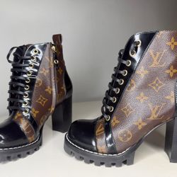 Star Trail Ankle Boot Size: 7.5