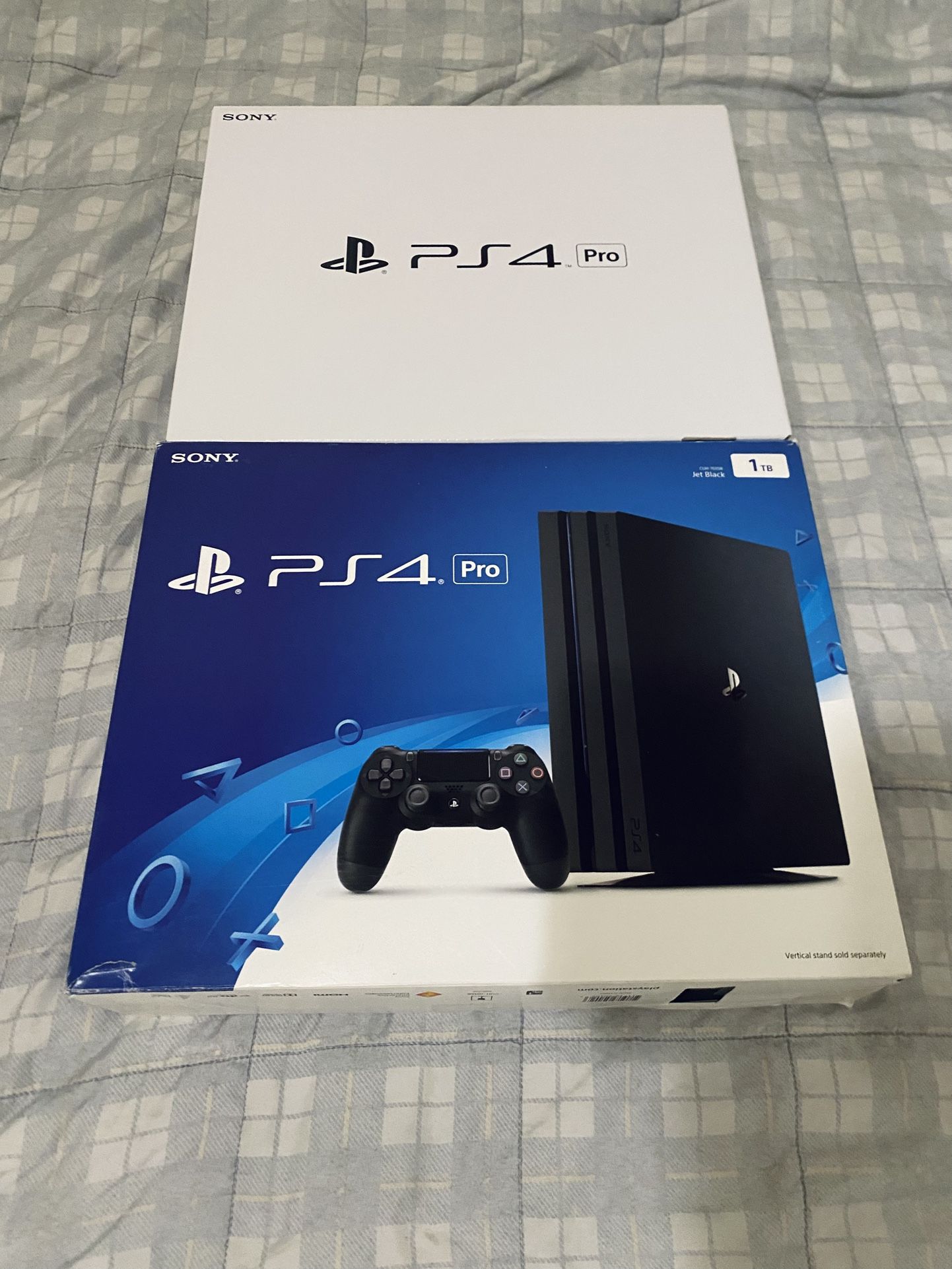Sony PlayStation 4 Pro PS4 1TB jet black Console Cib Near MINT Condition Adult Owned Please Read Info and Check Out Photos