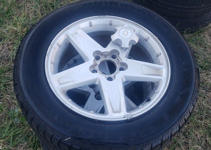 17 Inch Wheels - Factory - 06 Chevy Equinox