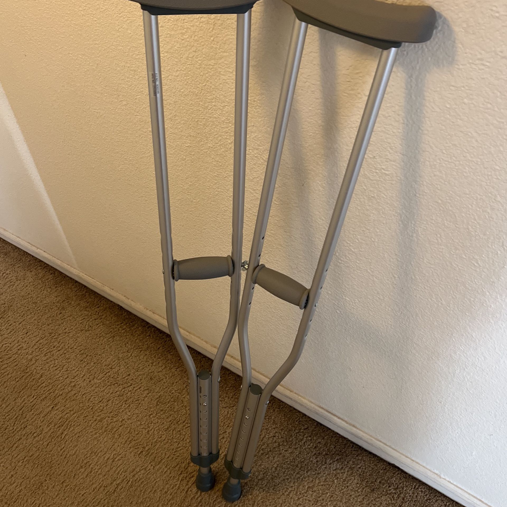 Crutches 1 Pair