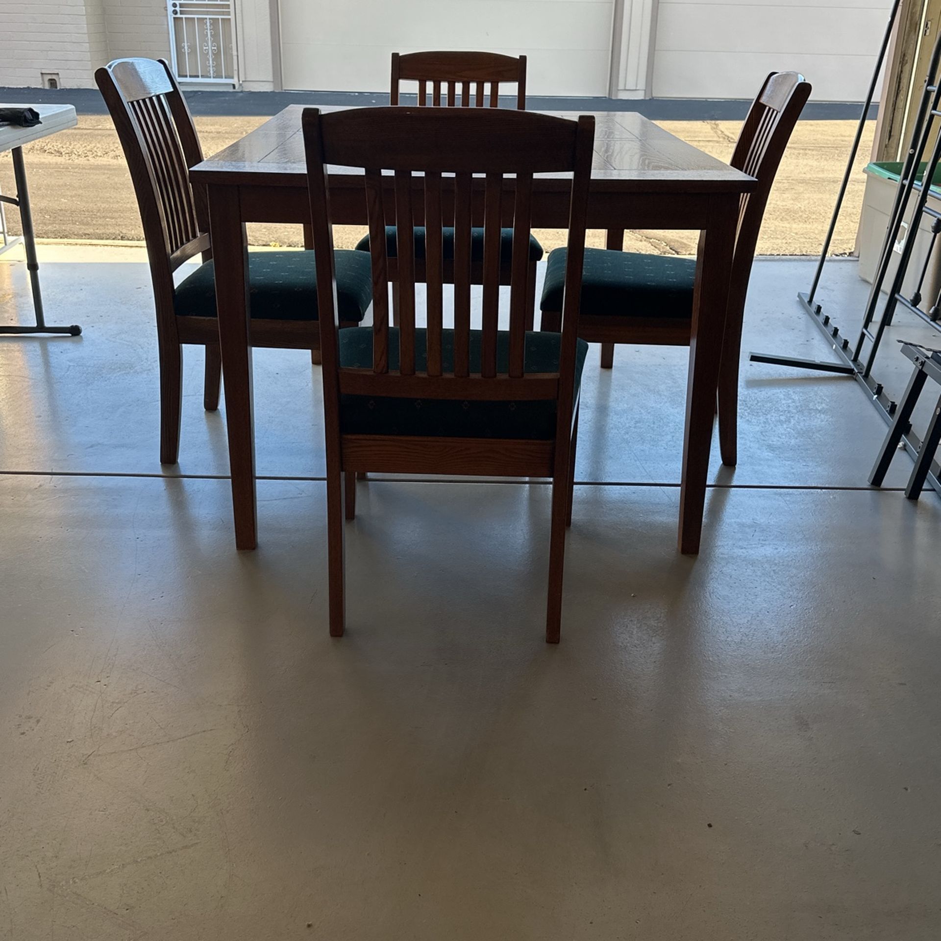 Dinning, Table 4 Chairs