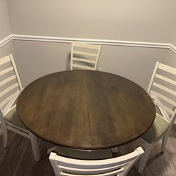 Round Kitchen table and chairs