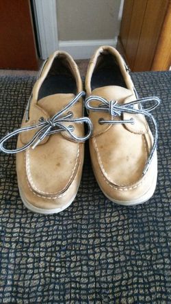 SPERRY BOAT SHOES