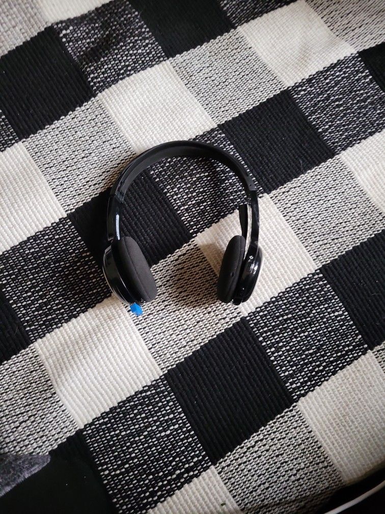 Logi Headphones