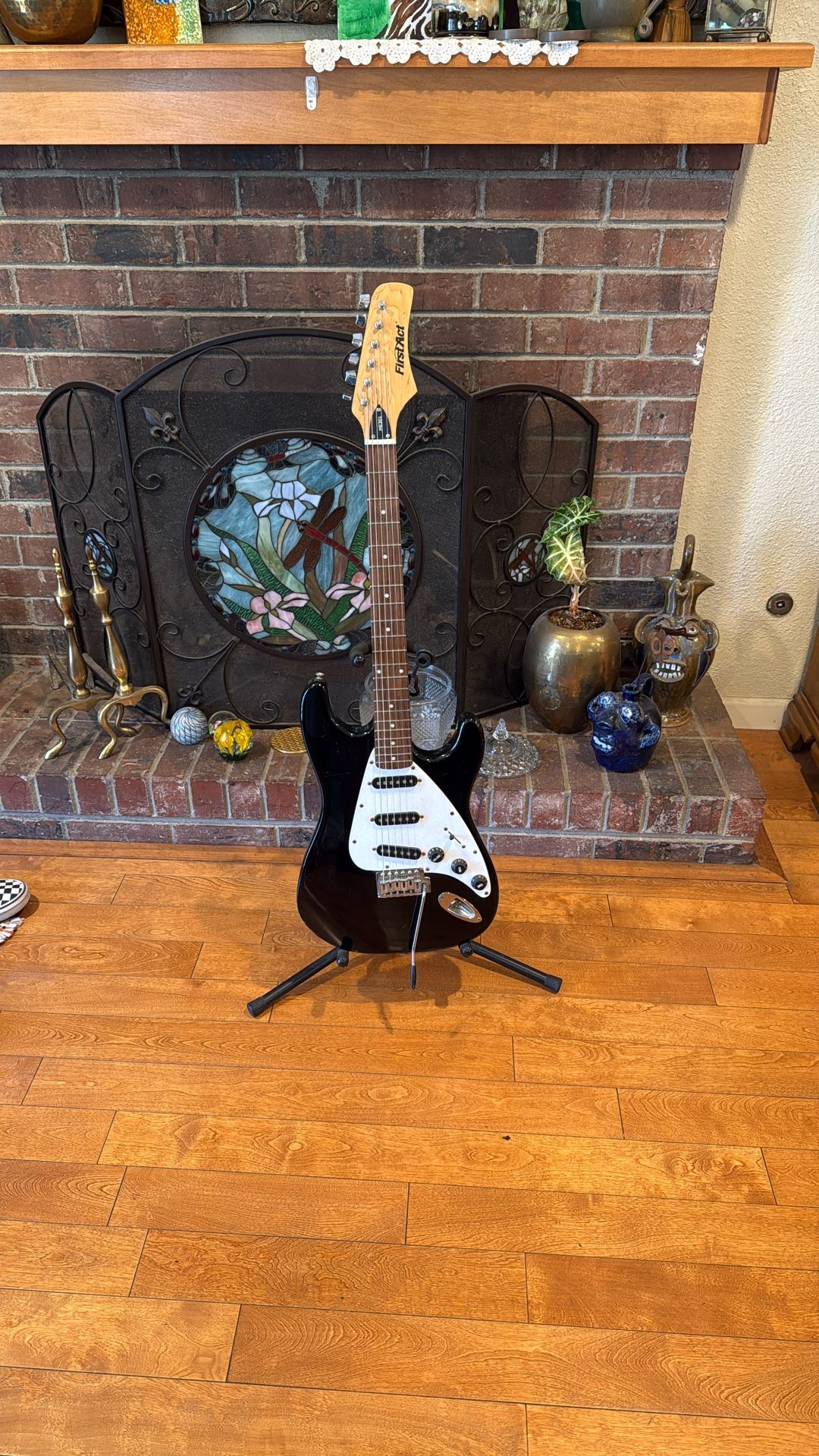 Price Cut Beginner Electric Guitar With Whammy Bar