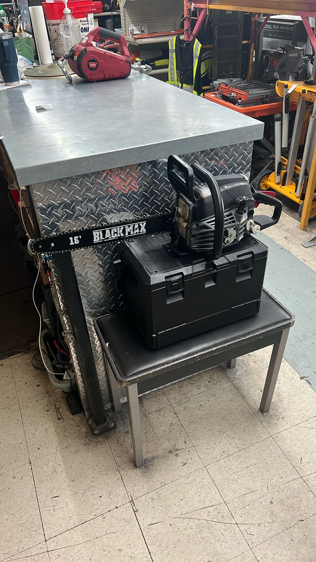 Black Max BM3818VNM 18” Gas Chainsaw