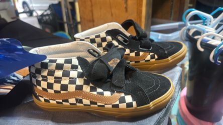 Vans high top size 2.5