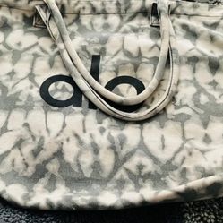 Alo Yoga/Gym Bag 