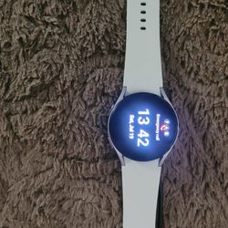 Galaxy Watch  40mm Face Like New!