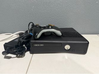 Xbox 360 S Slim Model 1439 Black Console 250 Gig with Controller - Tested