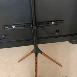 VIVO Artistic Easel 45 to 65 inch LED LCD Screen, Studio TV Display Stand, Adjustable TV Mount with Swivel and Tripod Base, Black Bracket, Dark Walnut