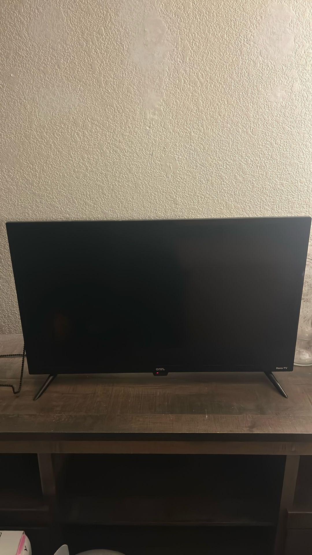 28” Onn Tv ROKU