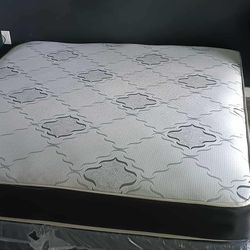 King Size Mattress And Box Spring 