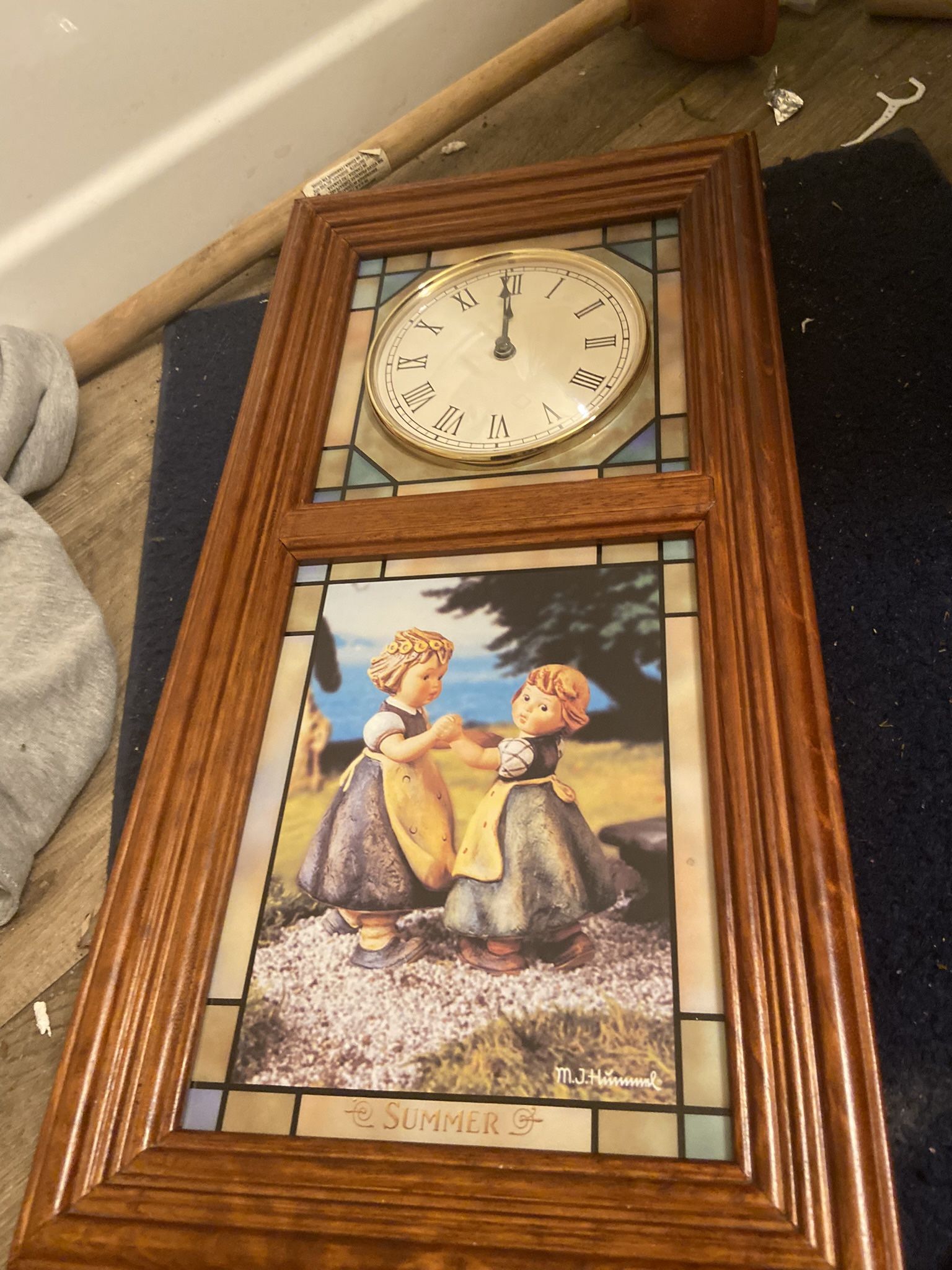 Hummel Clock With Interchangeable Season Stain Glass Plates