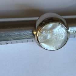 Mother Of Pearl Large Oval Ring Size 6 1/4-1/2 Silver Tone Band